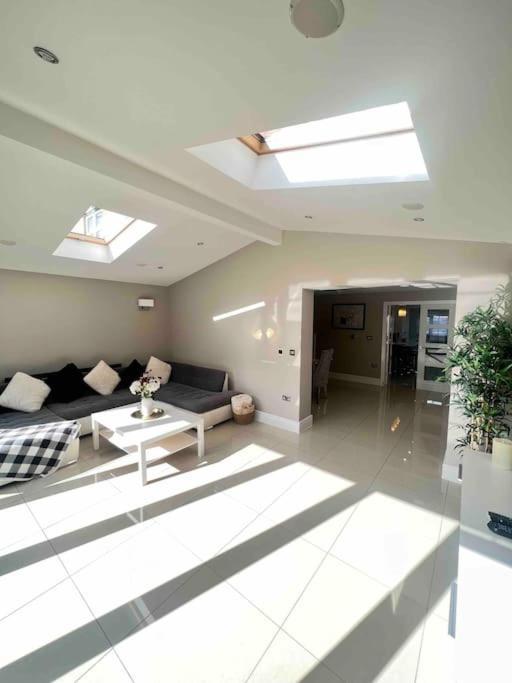Stunning Home In Astley Tyldesley Exterior foto