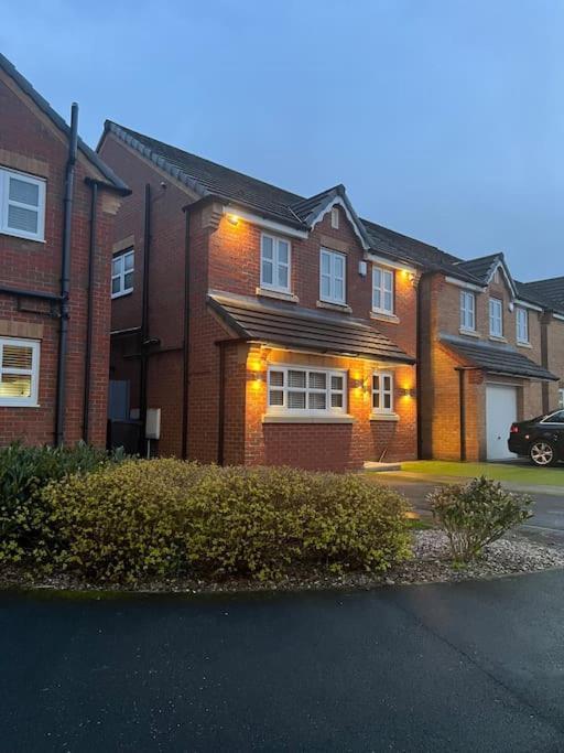 Stunning Home In Astley Tyldesley Exterior foto